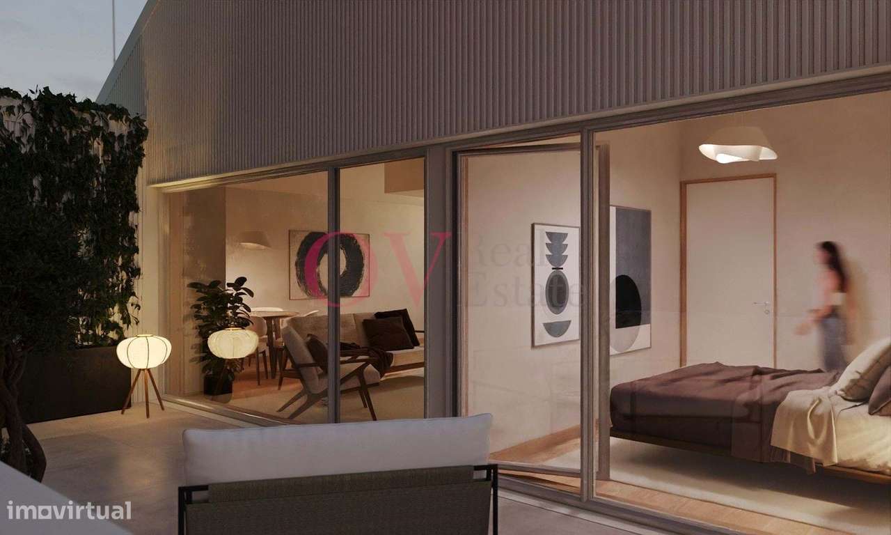 Apartamento T1 com terraço e lugar de garagem, para VENDA, junto ao Ca-5