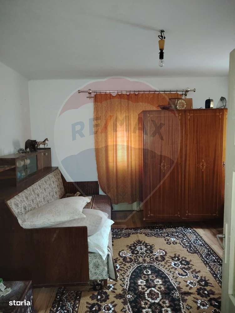 Casă / Vilă cu 6 camere de vânzare în zona Central - Imagine principală: 5/10