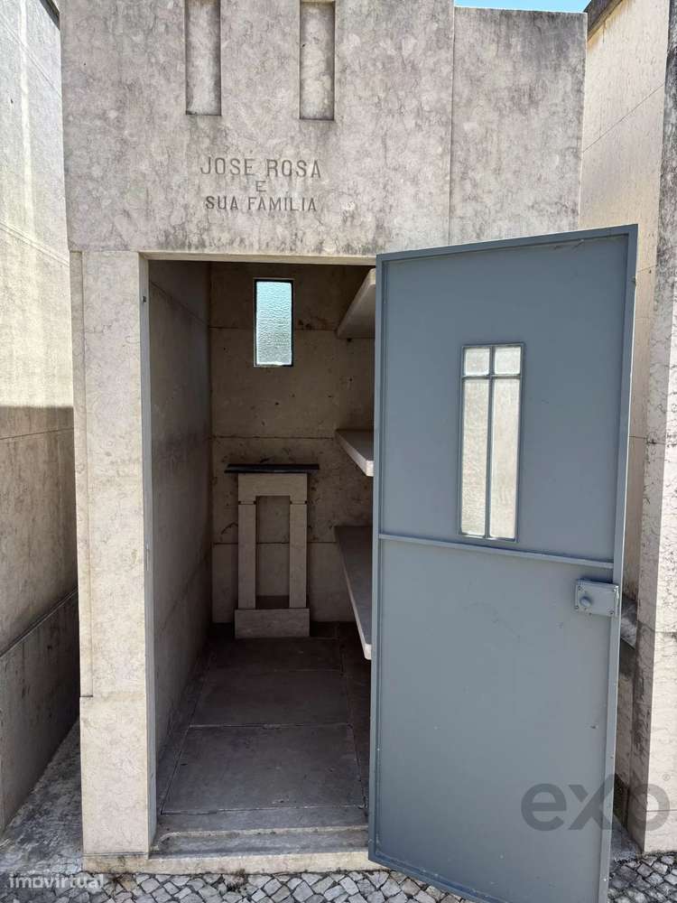 Jazigo à Venda - "Cemitério dos Prazeres - Lisboa-2