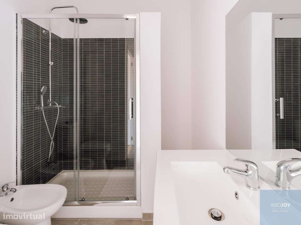 Apartamento T4 com Varanda no Último Piso em Alvalade Junto ao Camp...-14