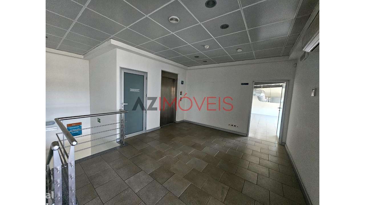 VENDE-SE ARMAZÉM EM AUTOGUIA, OURÉM-8