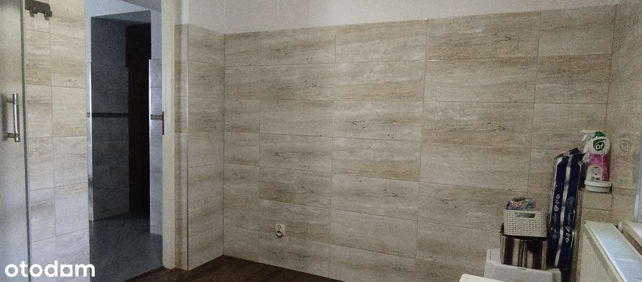 Przestronny z zadbanymi wnętrzami + zabudowania-8