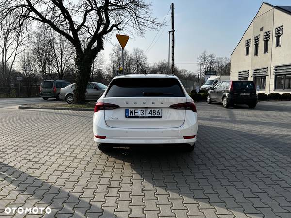 Skoda Octavia 2.0 TDI Ambition DSG - 2