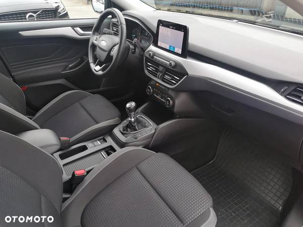 Ford Focus 1.0 EcoBoost Trend Edition - 26