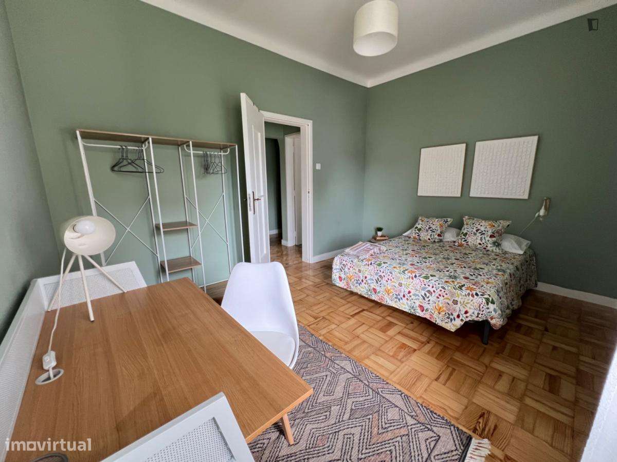 Quarto - localizado em Cidral Coimbra - Grande imagem: 4/10