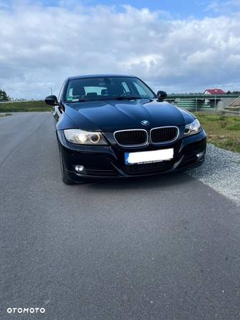 BMW Seria 3 320d DPF Touring - 26