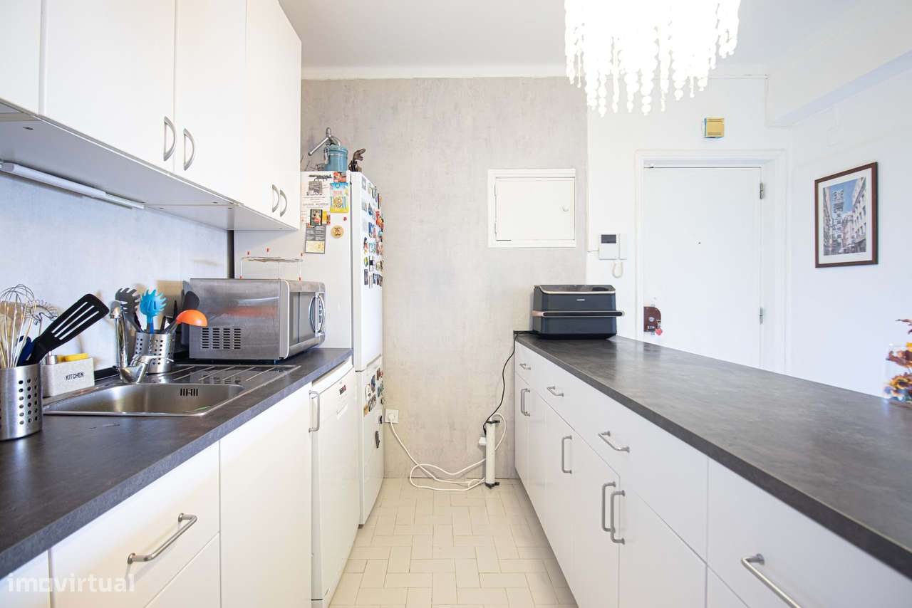 T1+1 luminoso e elegante em localização estratégica em Carcavelos-5