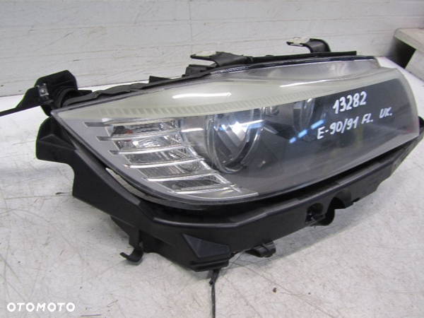 BMW 3 E90/91 lift reflektor prawy UK + ślizg - 2