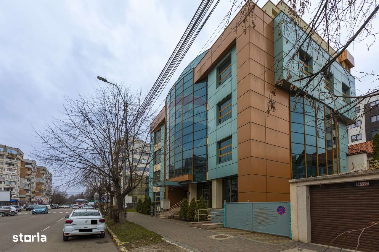 Imobil premium în centrul Bacăului – imagine și vizibilitate-2