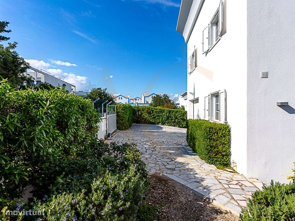 Moradia Exclusiva T4 com Vista Mar e Cidade em Tavira-17