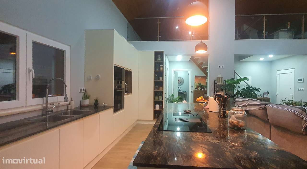 Lindíssima Moradia térrea independente Lote 580m2 Piscina Anexo Parque-35