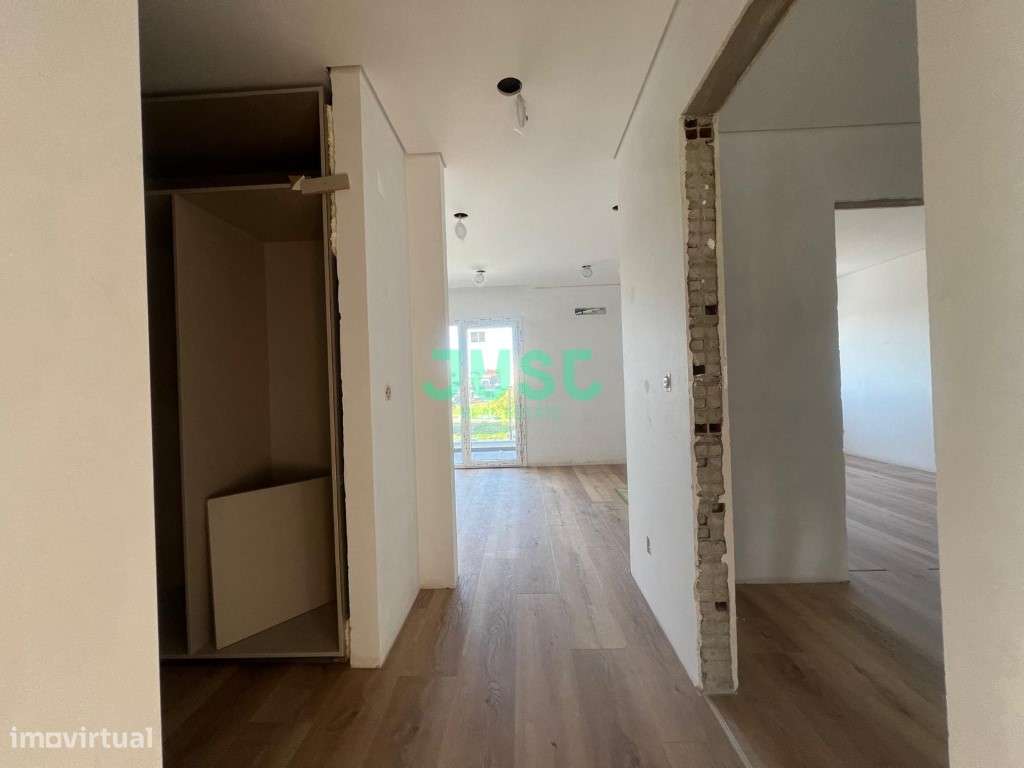 Moradia charneca da Caparica - t4 com margem e piscina quase pronta-10