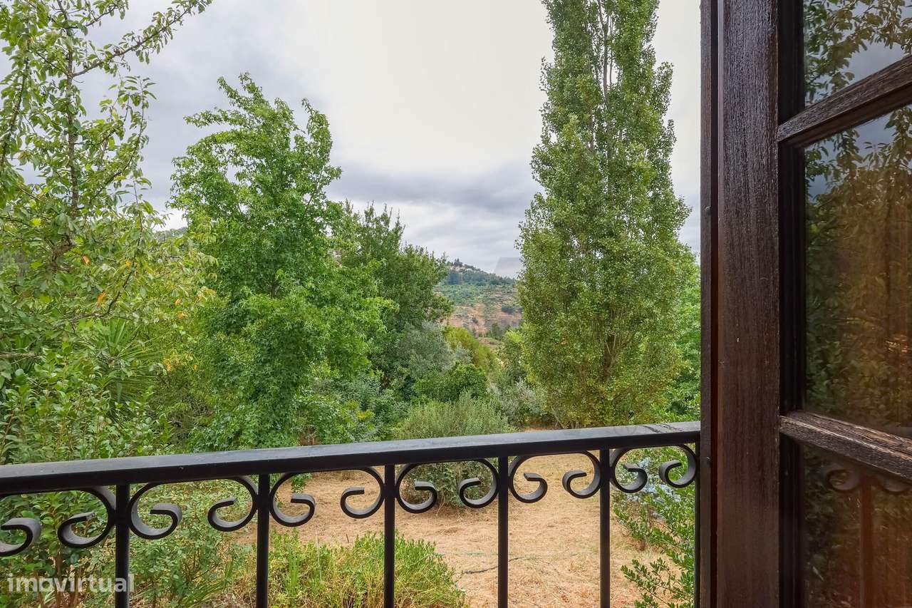 Quintinha com Duas Casas Centenárias em Pedra - Grande imagem: 5/56