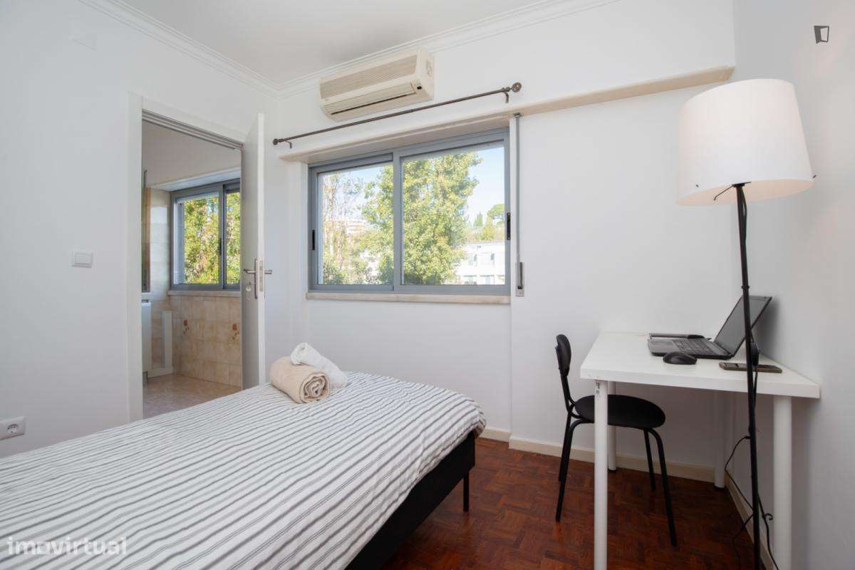 Quarto - localizado em Sete Rios Lisbon - Grande imagem: 3/10
