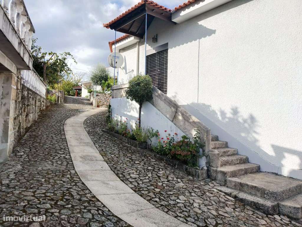 Moradia V3+1 no coração da Vila de Arcos De Valdevez - Grande imagem: 5/44