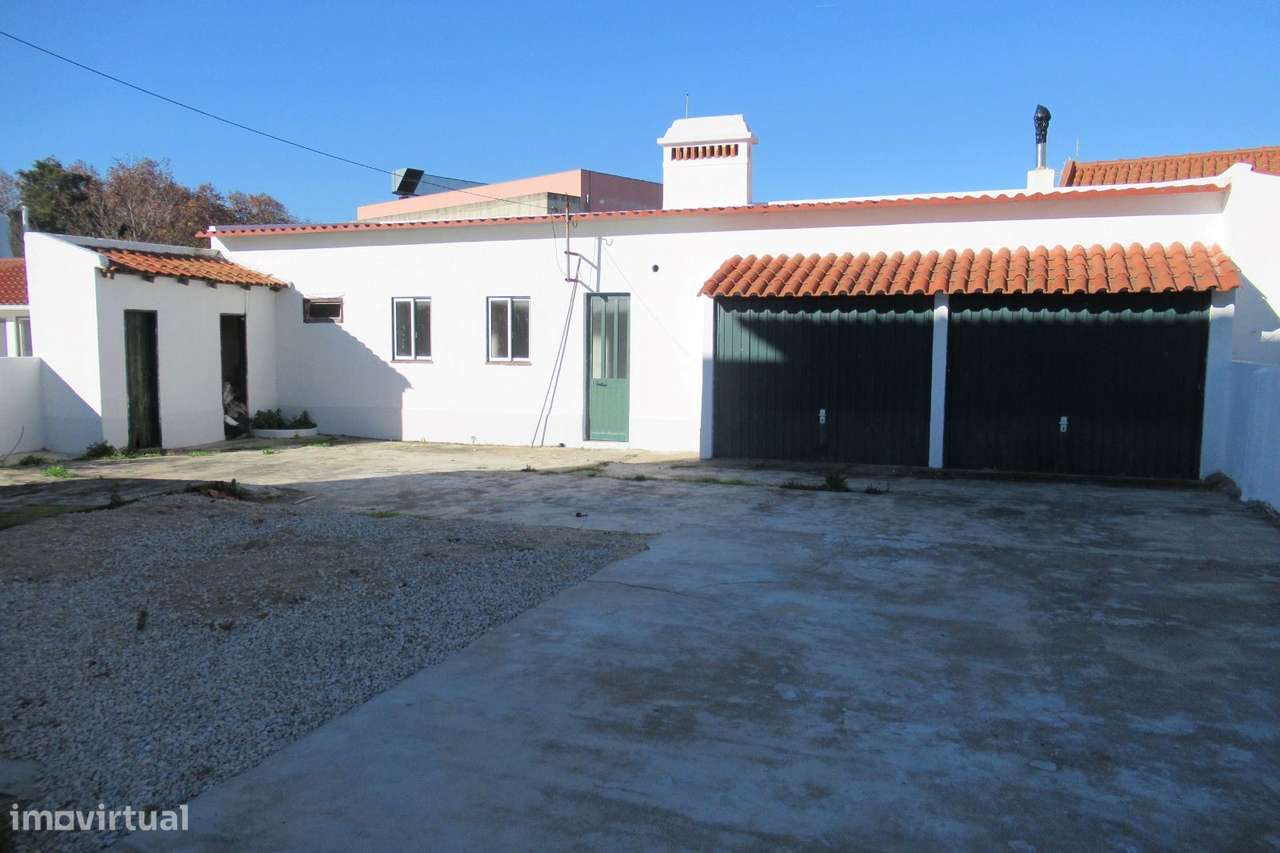 MORADIA V1, 2 GARAGENS E LOGRADOURO.-4