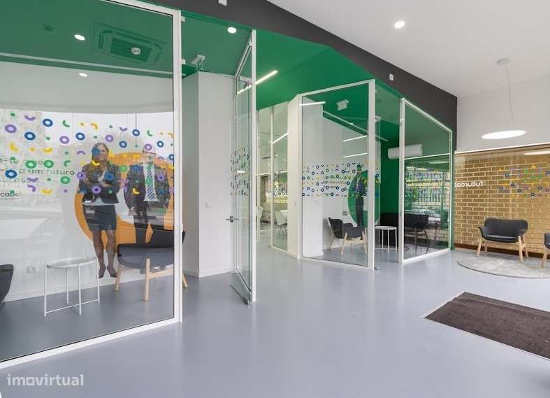 Loja Comercial com Potencial Único – Ferreira Lapa / Bom Sucesso, Port-11