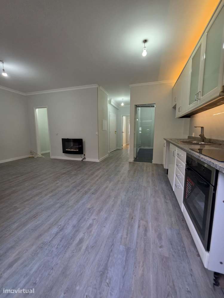 Apartamento T1 com segurança e ótima localização-7