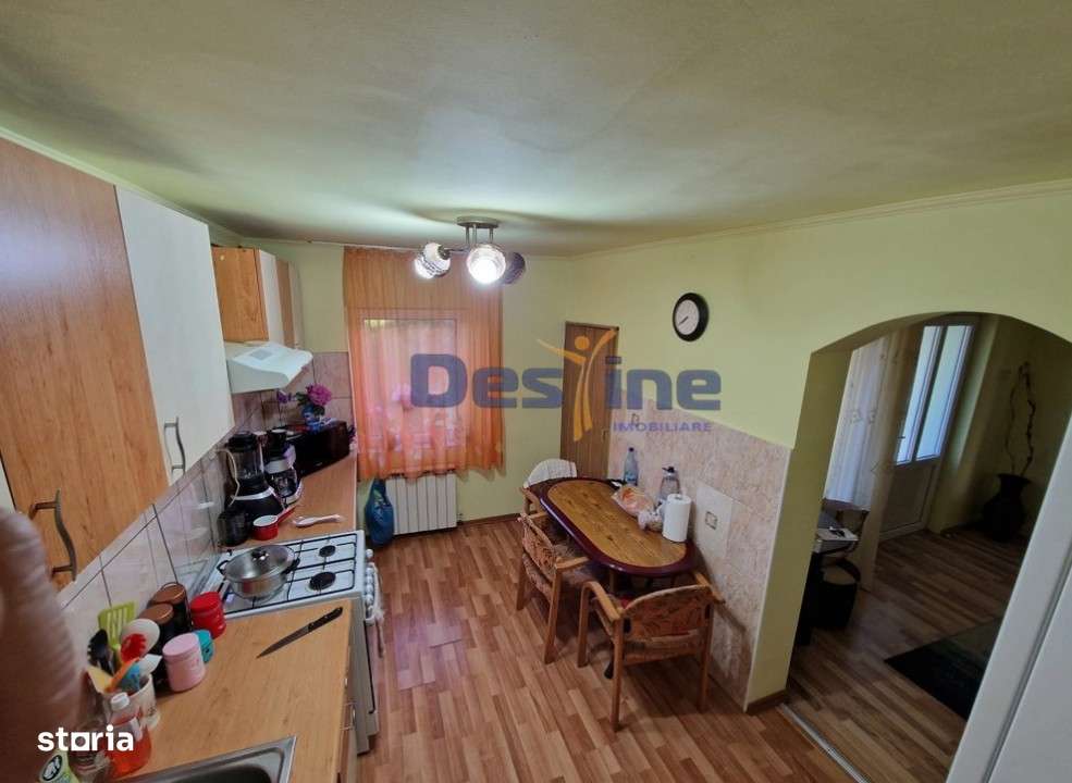 VAND CASA MOBILATA SI UTILATA + GRADINA + TEREN, ZONA LINISTITA, DEJ - Imagine principală: 3/8