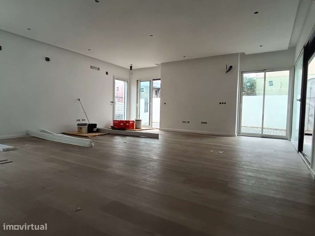 Moradia Contemporânea T3 em Cascais - Grande imagem: 4/27