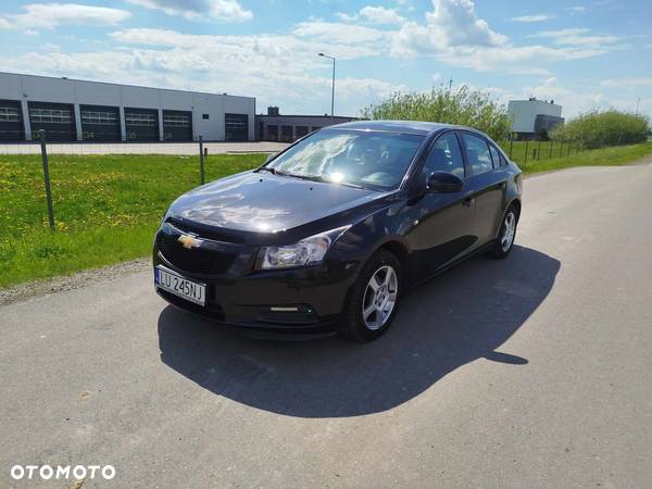 Chevrolet Cruze 1.6 LS - 3