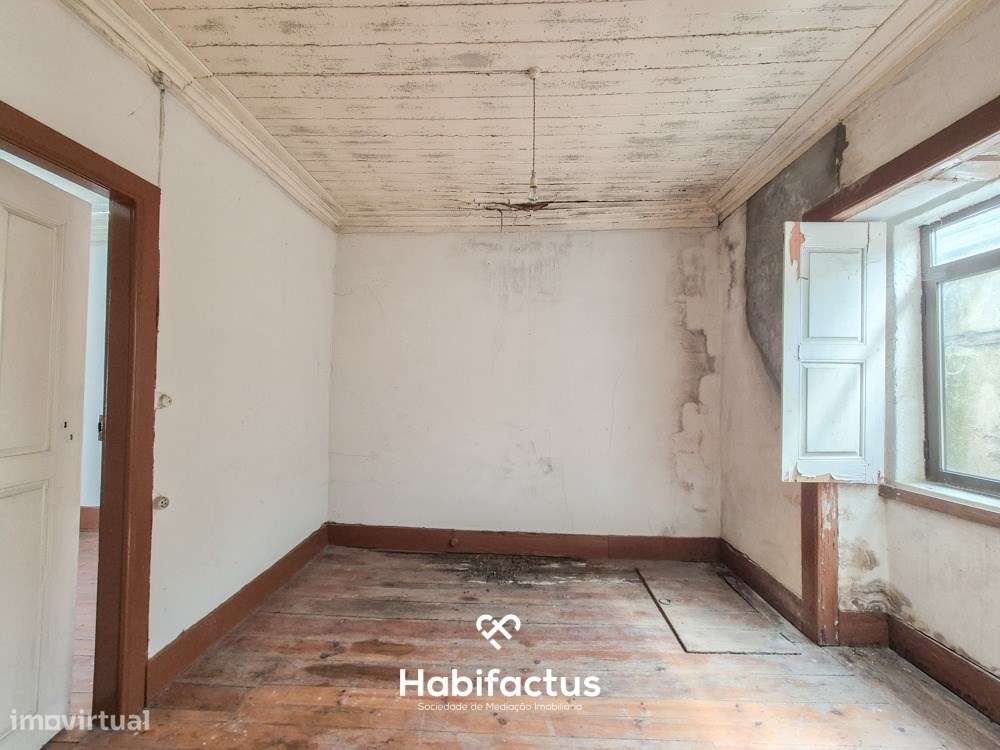 Moradia T3 em Pedra Remodelada para venda em Viseu-16