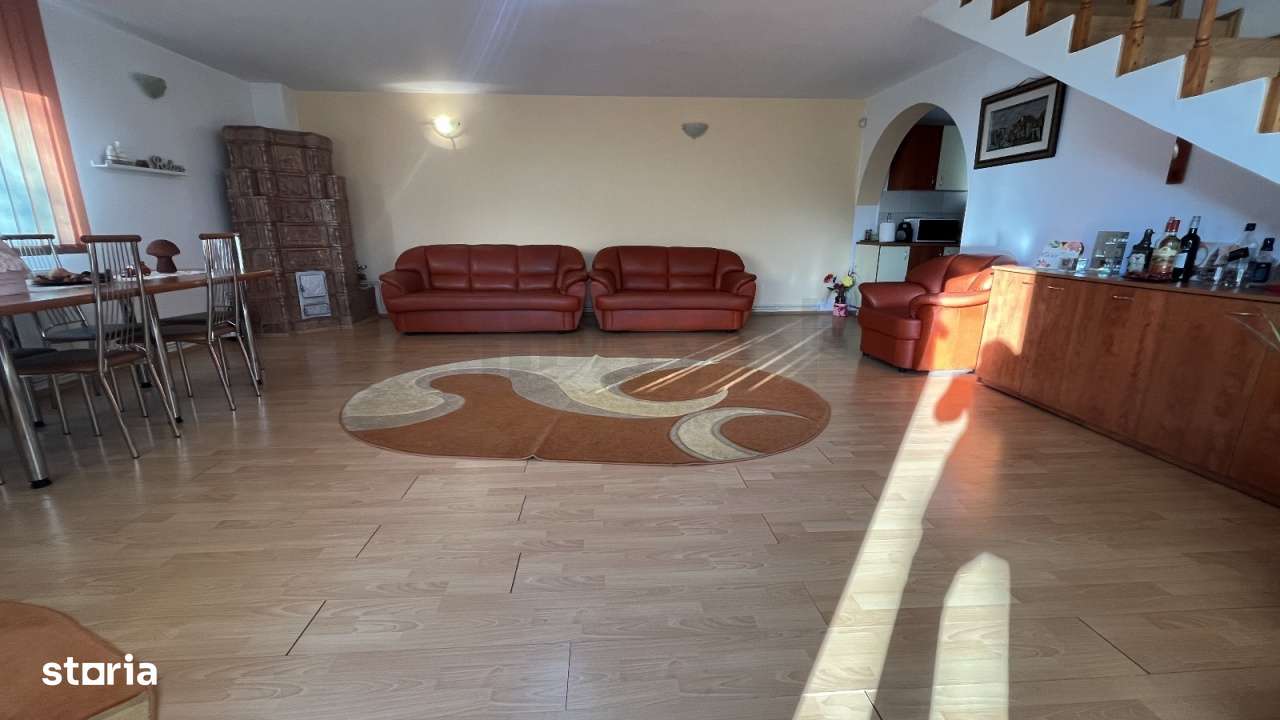 Casa mobilata si utilata cu vedere frumoasa - Imagine principală: 5/15