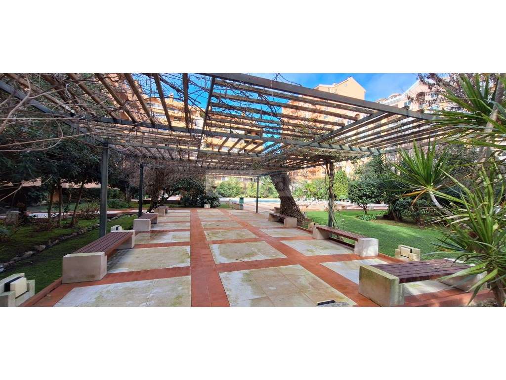 Apartamento T1 com lugar de garagem e Condominio com piscina - Grande imagem: 4/20