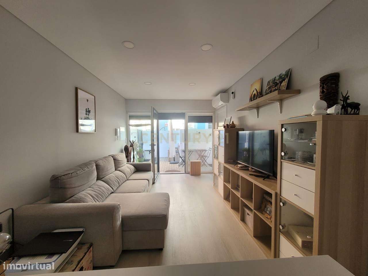 Apartamento T2 semi-novo, no Alto do Seixalinho, Barreiro-0