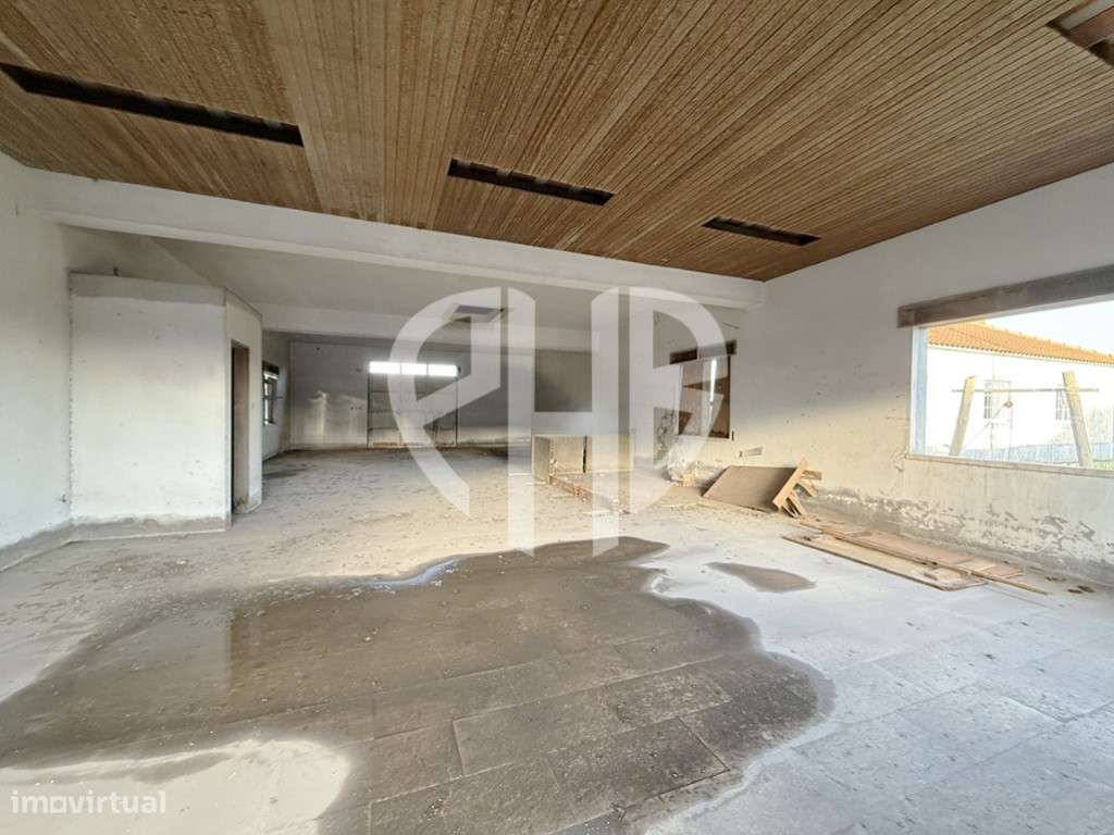 Moradia T3 + Área Terreno 4.150m2 + Atracadouro // P/Recuperar-31