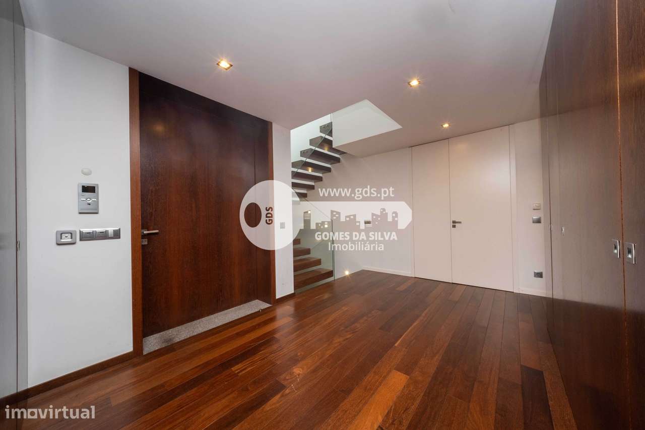 Moradia individual T5 de luxo em Tenões, Braga - Grande imagem: 5/45