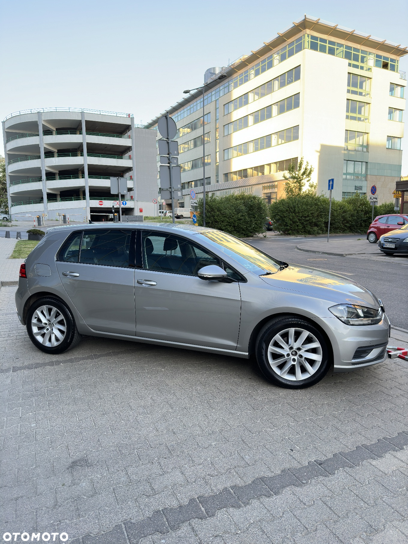 Volkswagen Golf - 6