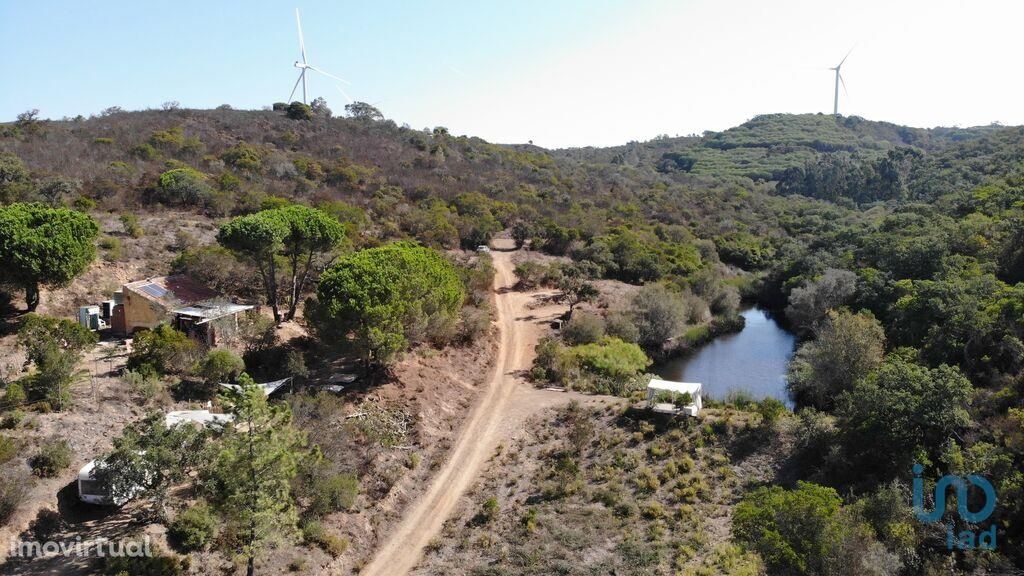 Terreno para construção T1 em Faro de 303162,00 m2