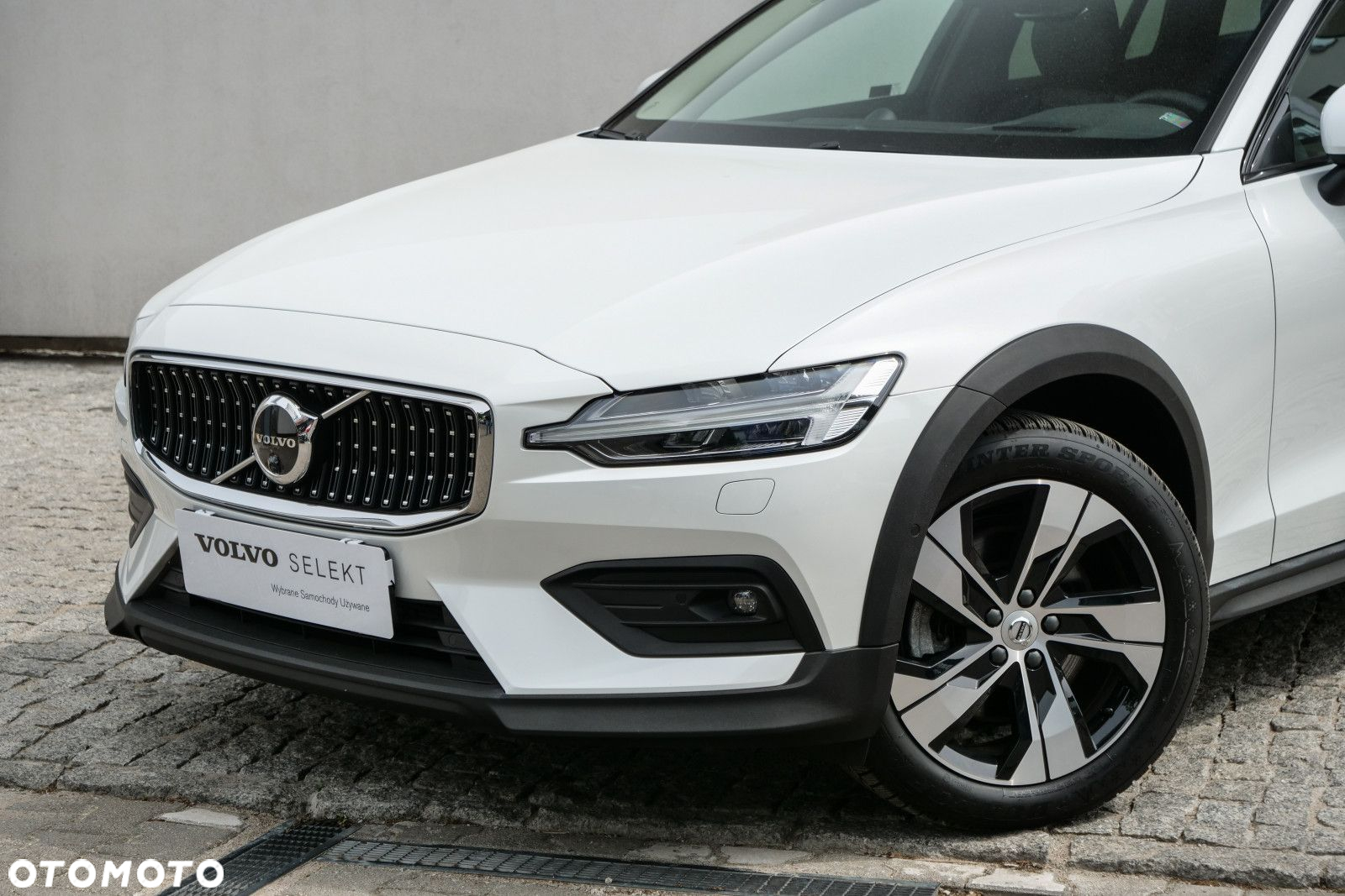 Volvo V60 Cross Country - 11