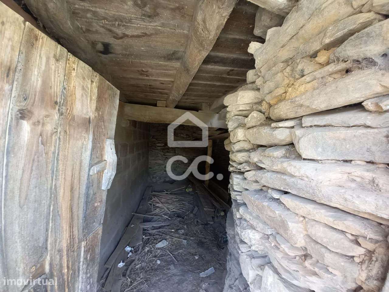 Moradia para Restauro - Grande imagem: 4/16