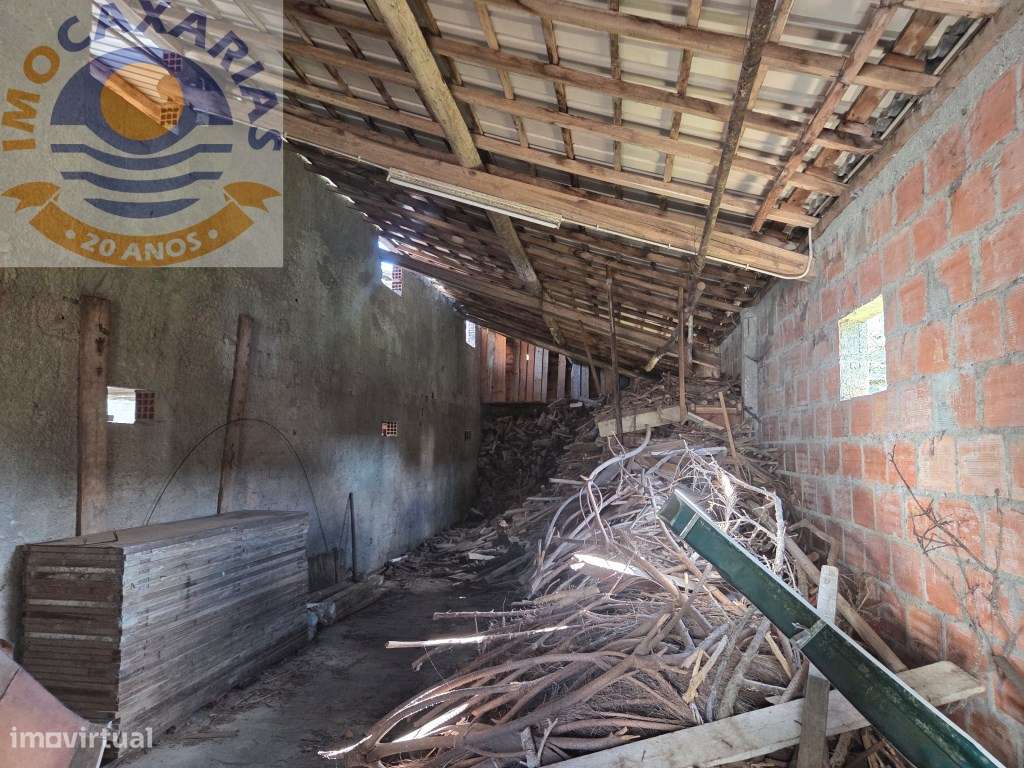 Moradia Rústica com Pátio e Anexos para Recuperar - Urqueira, Ourém-42