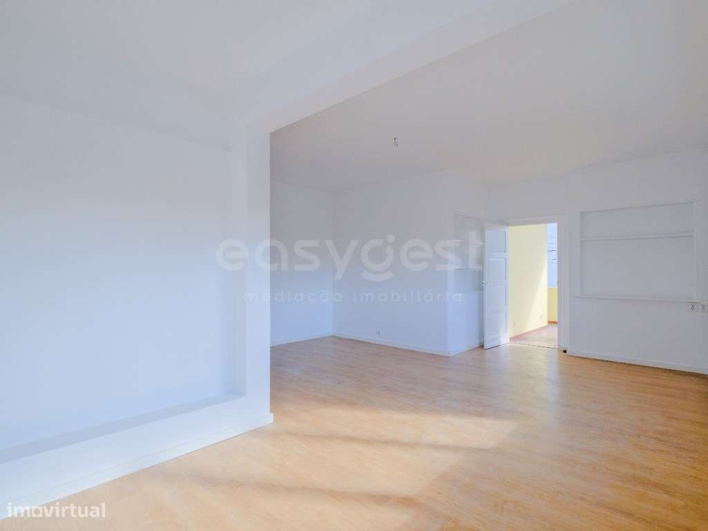 T4 renovado com terraço na zona mais nobre da Parede - Grande imagem: 5/34