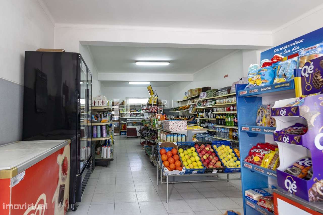 Oportunidade no Barreiro trespasse mercearia em funcionamento por 11.0-19