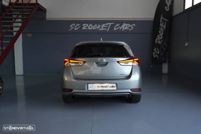 Toyota Auris 1.4 D-4D Com. +P.Sport +TSS+Navi - 11