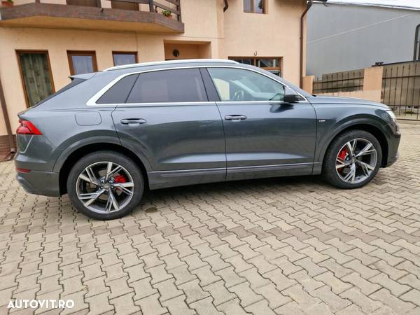 Audi Q8 - 2