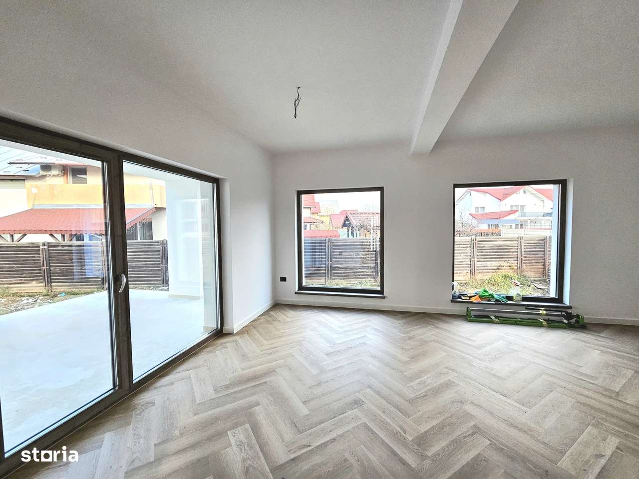 De vânzare locuință Modernă, stil MEDITERANEAN  Craiovei-17