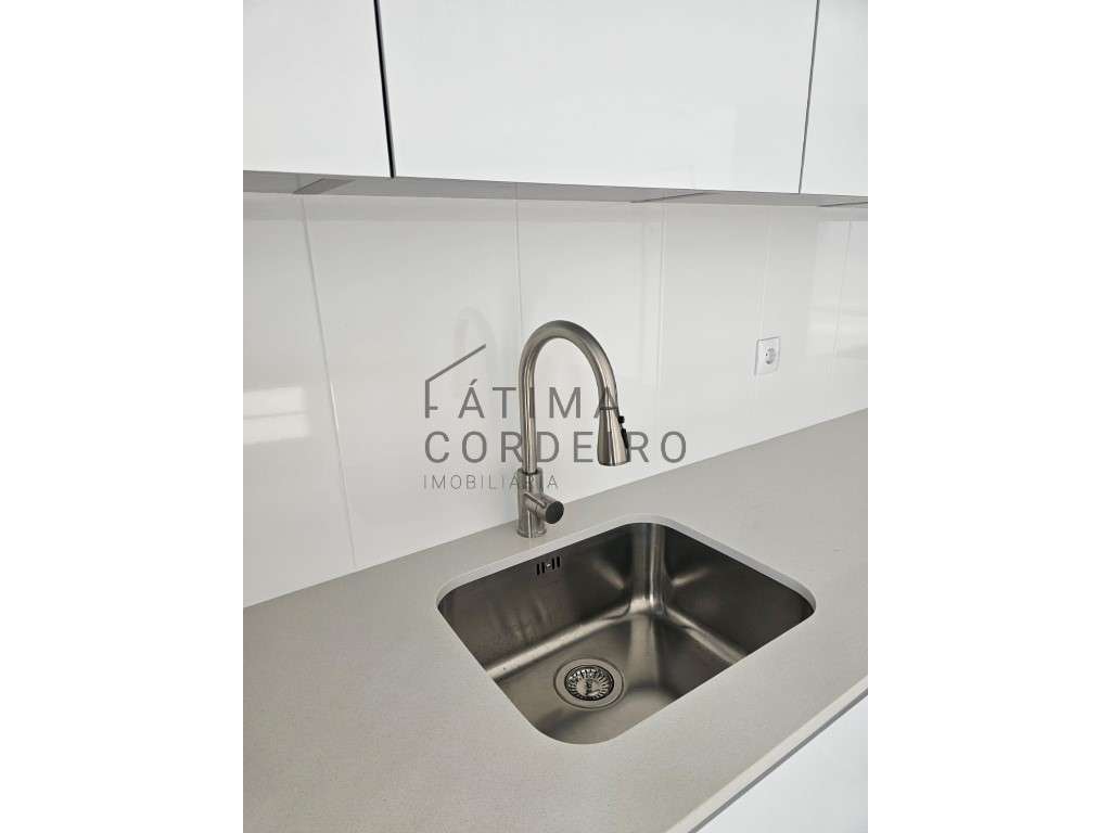 Apartamento T2 em Santa Marta com terraço , em fase de construção ,... - Grande imagem: 5/24