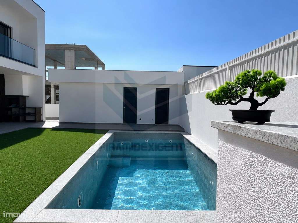 Moradia Isolada, Piscina, Garagem, Jardim Amplo, Azeitão-23
