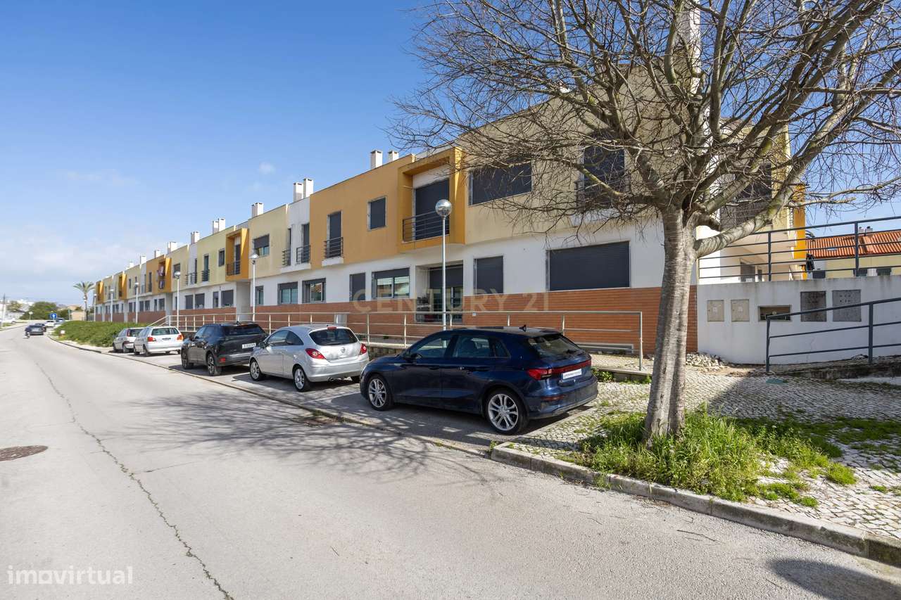 T2 c/parqueamento e arrecadação em Condomínio Privado - Alhos Vedros-31
