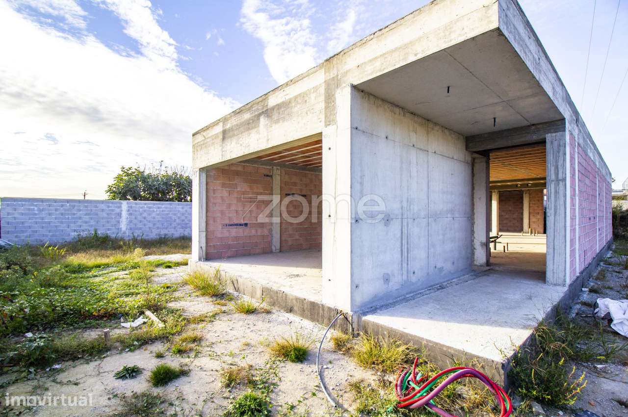 Moradia T3 Térrea em estrutura em Merelim (S. Pedro), Braga - Grande imagem: 5/57