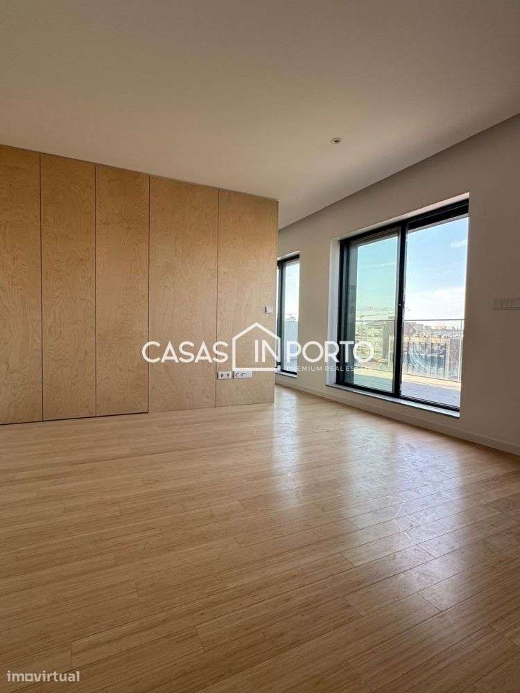 Apartamento recuado, com terraço e vistas fantásticas em Matosinhos - Grande imagem: 4/17