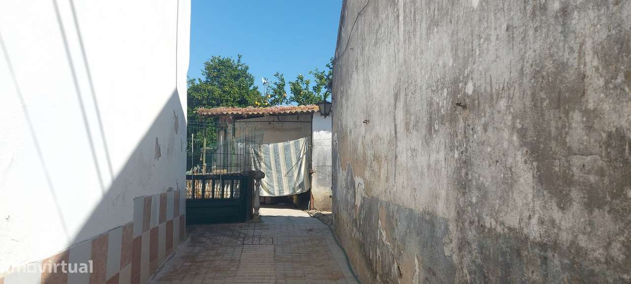 Moradia em Banda em Valada do Ribatejo - Oportunidade com Potencial-9