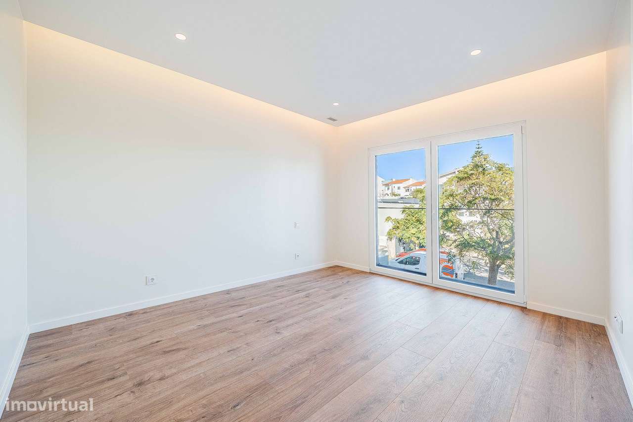 Elegante moradia T4 de arquitetura contemporânea em Albarraque-17