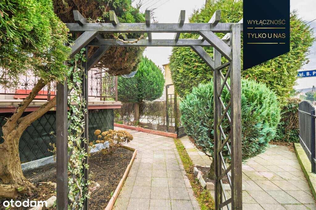 Dom z dwoma lokalami mieszkalnymi w Rumi-12