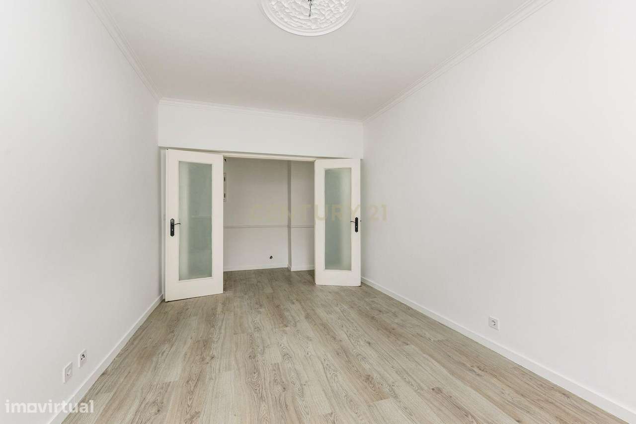 T2 com Garagem e Arrecadação na Ponte da Bica - Ramada - Grande imagem: 3/23